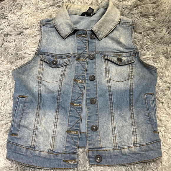 Jean vest - Picture 1 of 4